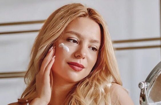 Unleash Your Inner Beauty: How to Use Cosmetics to Boost Your Confidence